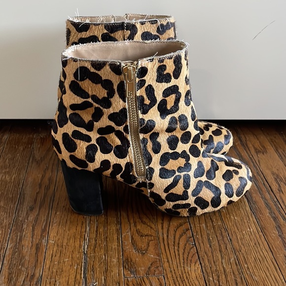 Lord & Taylor calfskin booties - Picture 4 of 8